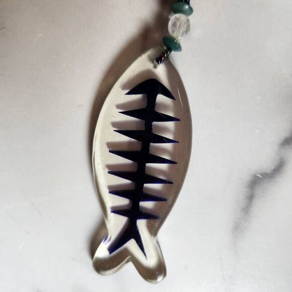 Retro long dangle fish necklace plastic pendant unique funky - Picture 2 of 4